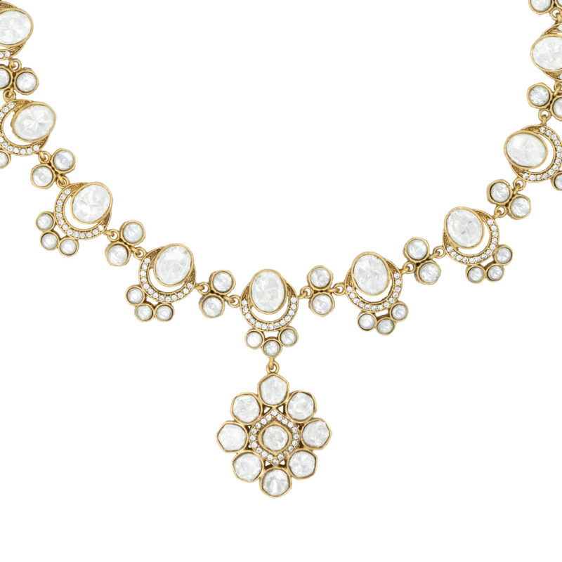 Noor Neckline